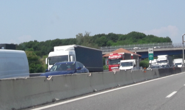 Incidente a Olgiate, traffico in tilt sulla A8