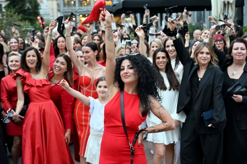 Varese, il Diavolo veste Prada per solidarietà