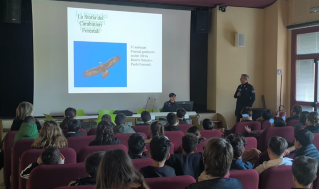 Carabinieri forestali in cattedra