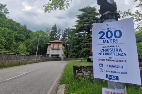 Aston Martin a Brinzio, strada chiusa per spot