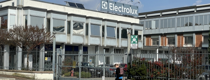 Electrolux taglia 1.700 lavoratori: tavolo a Roma il 25 maggio