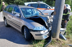 Olgiatese si schianta contro un palo della luce: ferito