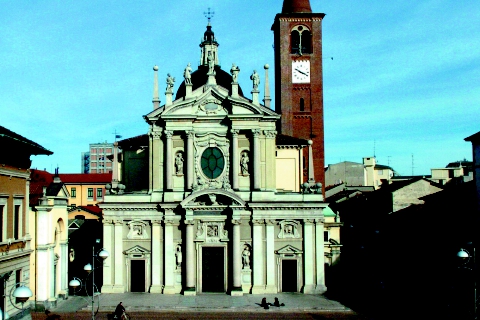 Entra in Basilica a Busto e ruba il mobiletto delle offerte: arrestato