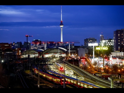 Singolare iniziativa a Berlino, 'raccogliere i rifiuti vale un giro in barca'