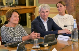 L’abbraccio di Varese a Nicoletta Zucchi: va in pensione la colonna dell’Anagrafe