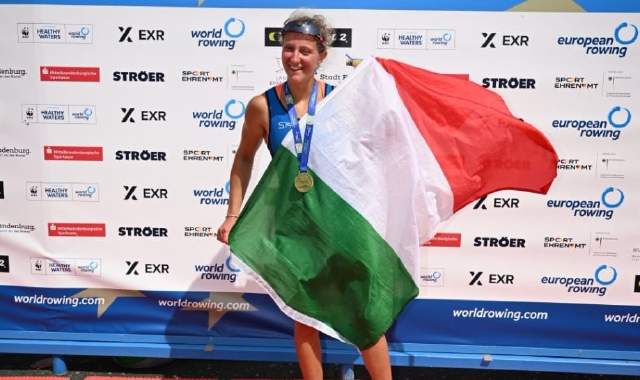 A destra una sorridente e soddisfatta  Alizee Ribolzi campionessa d’Europa. Sotto: l’ammiraglia in azione con Aurora Gerosa eNeve Aroldi