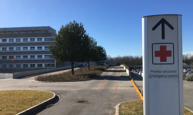 Il ferito è stato curato al Pronto soccorso dell’ospedale di Legnano