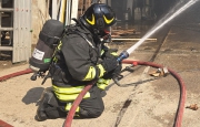 Capannone in fiamme a Brissago Valtravaglia