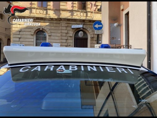 Ancora un morto sul lavoro, operaio schiacciato da pallet nel Siracusano