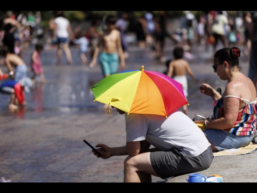 Ondata di caldo in Gb in leggero calo, ma gli annegamenti salgono ad almeno 6