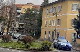 Calci e pugni: 15enne picchiato dal “branco” a Busto