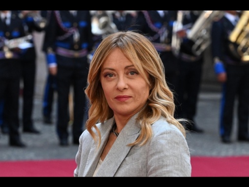 Meloni, la sinistra dice di voler combattere il precariato, la destra lo sta facendo