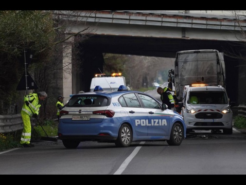 Accoltella il vicino durante una lite, fermato 18enne a Roma