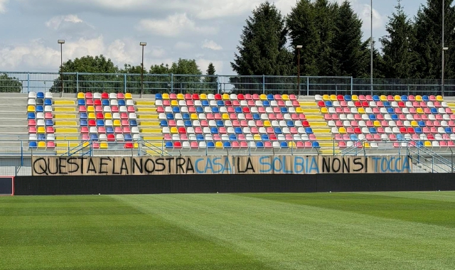 «La Solbia non si tocca». Striscione al Chinetti