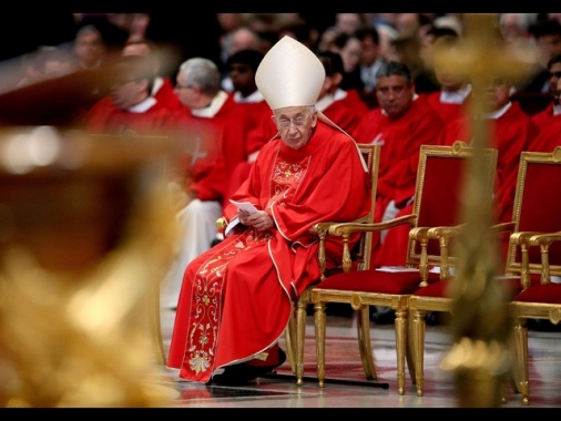 I funerali di Ruini domani a San Pietro, celebrerà il Papa