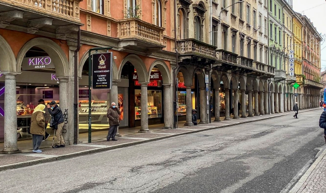 Corso Moro, a Varese, dove il pensionato è stato aggredito (foto Archivio)